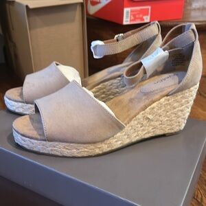 Brand New 🤩Style and co.. size 8.5 wide, taupe suade upper, sandal.  Beautiful